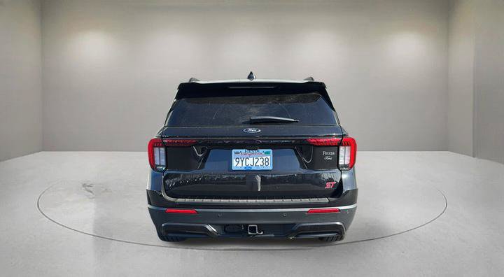 Certified 2026 Ford Explorer ST-Line w/ ST-Line Street Pack RWD image 3