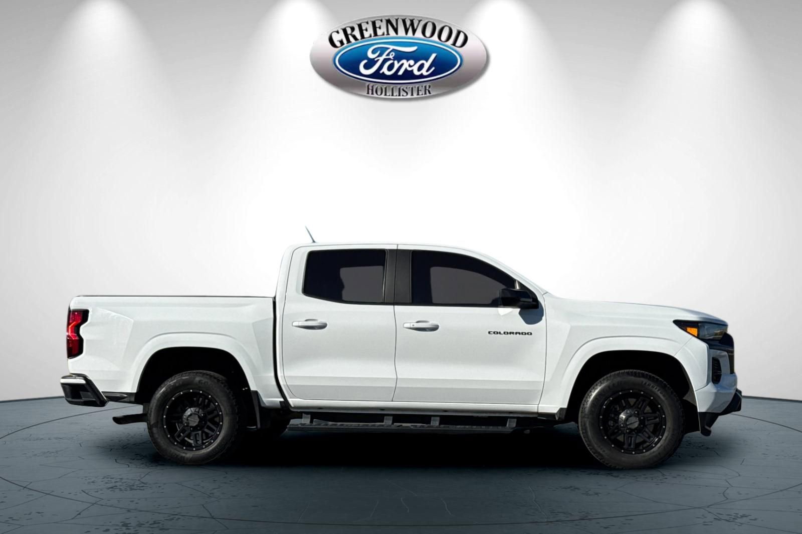 Used 2023 Chevrolet Colorado LT w/ LT Convenience Package image 3