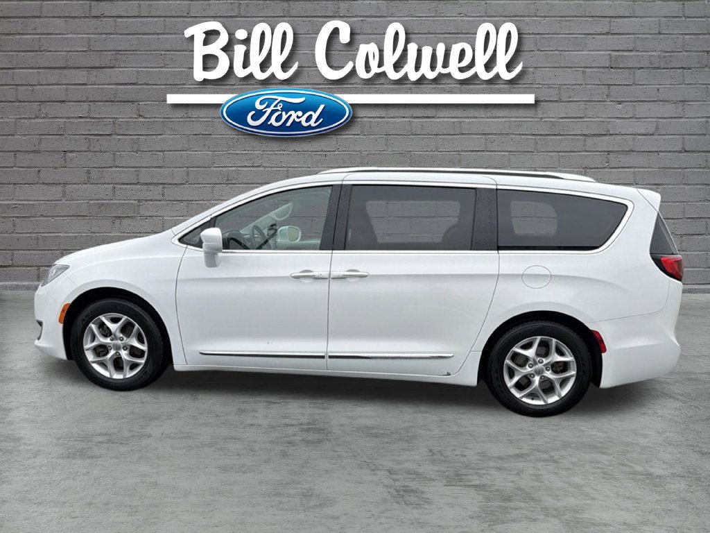 Used 2018 Chrysler Pacifica Touring-L w/ Tire & Wheel Group FWD image 8