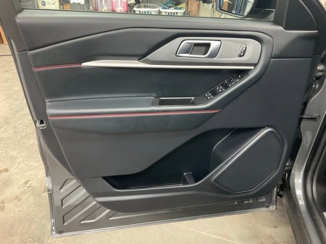 Certified 2025 Ford Explorer ST-Line w/ ST-Line Street Pack image 5