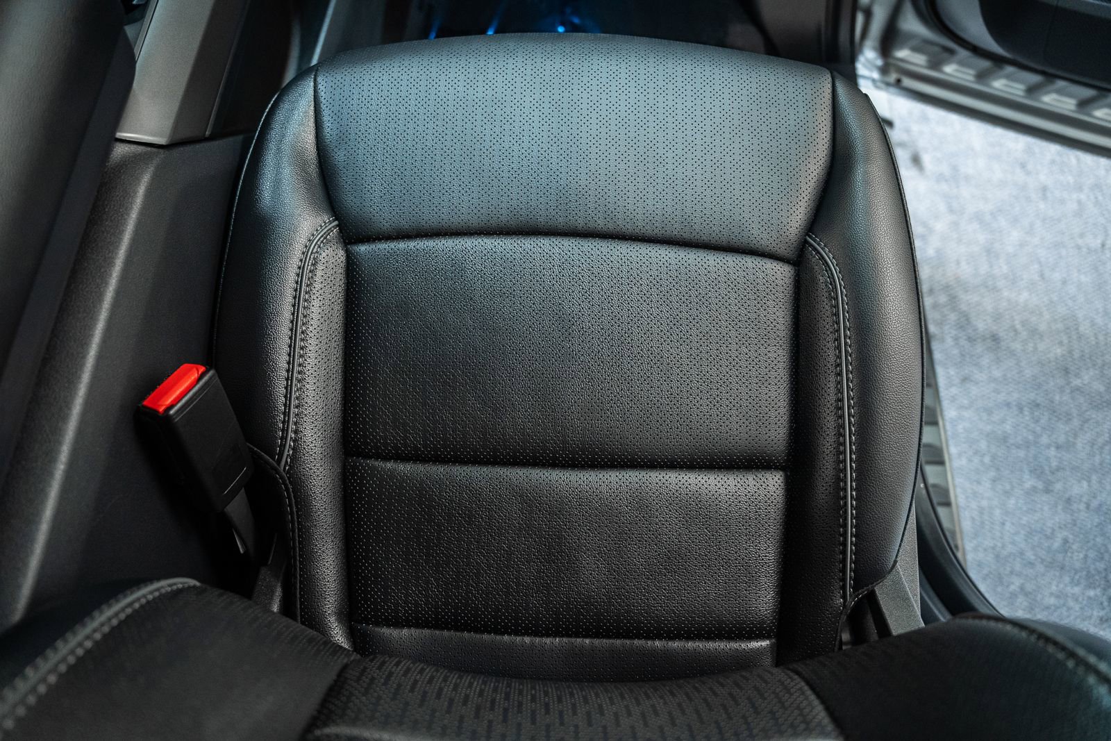 Certified 2024 Ford F150 Lariat image 38