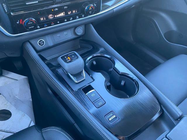 Used 2023 Nissan Rogue SL w/ SL Premium Package image 24