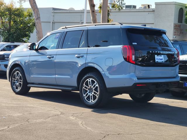 Certified 2025 Ford Expedition Active AWD/4WD image 2