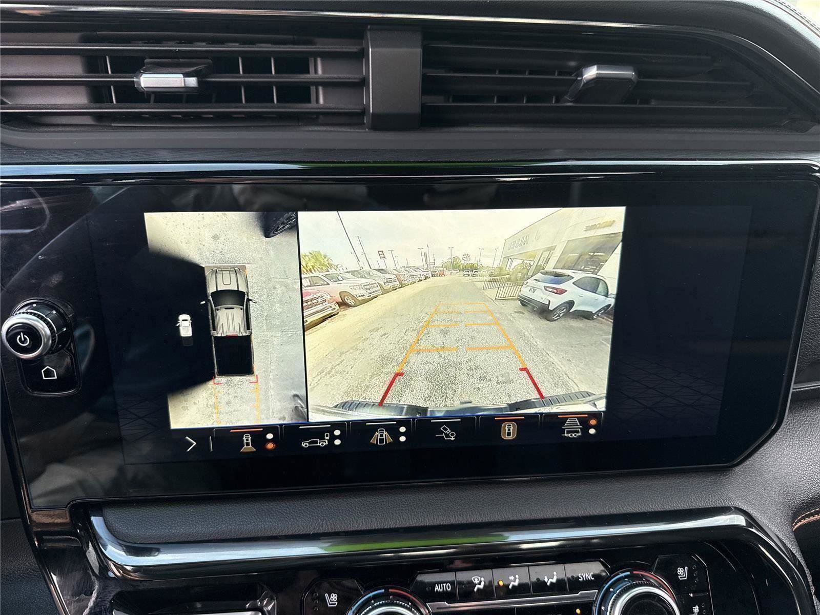 Used 2024 GMC Sierra 2500 AT4 w/ AT4 Premium Plus Package image 9