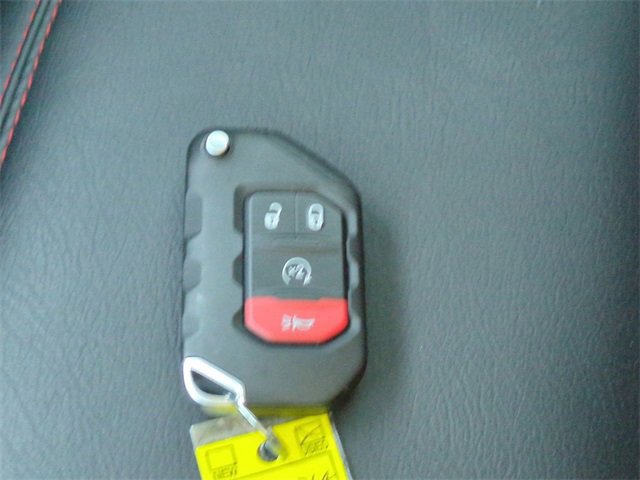 Used 2024 Jeep Wrangler Unlimited Rubicon w/ Safety Group image 27