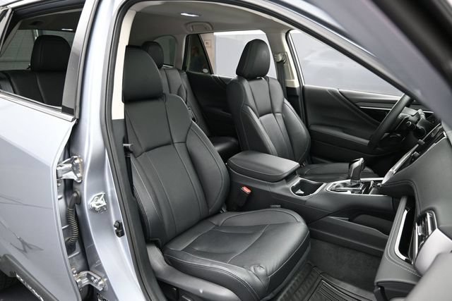 Used 2025 Subaru Outback Touring AWD/4WD image 31