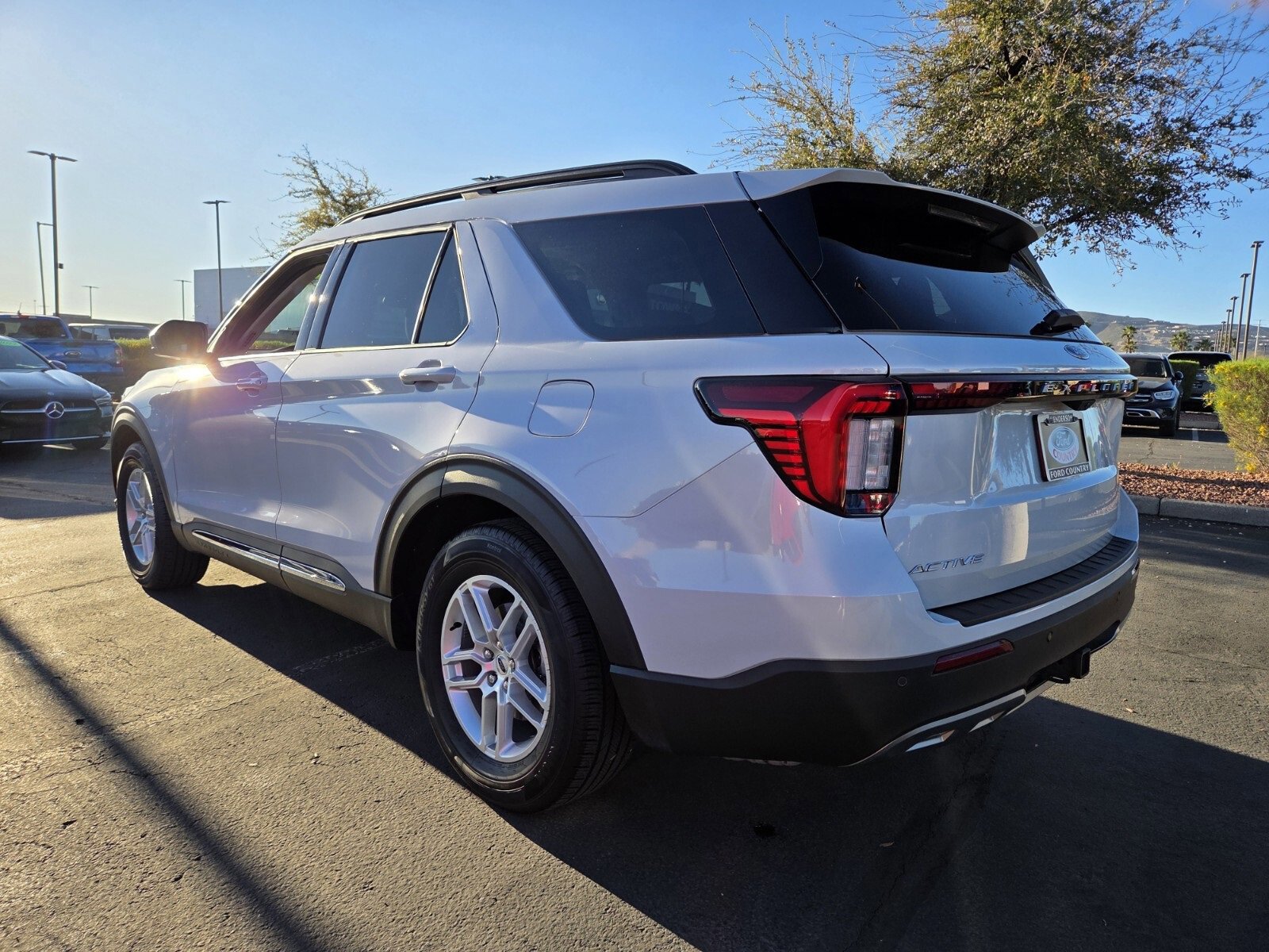 Certified 2025 Ford Explorer Active w/ Active Comfort Package image 3