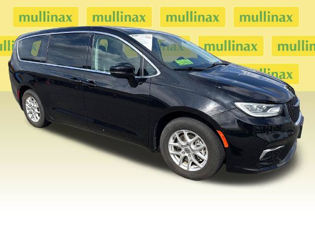 Used 2024 Chrysler Pacifica Touring-L