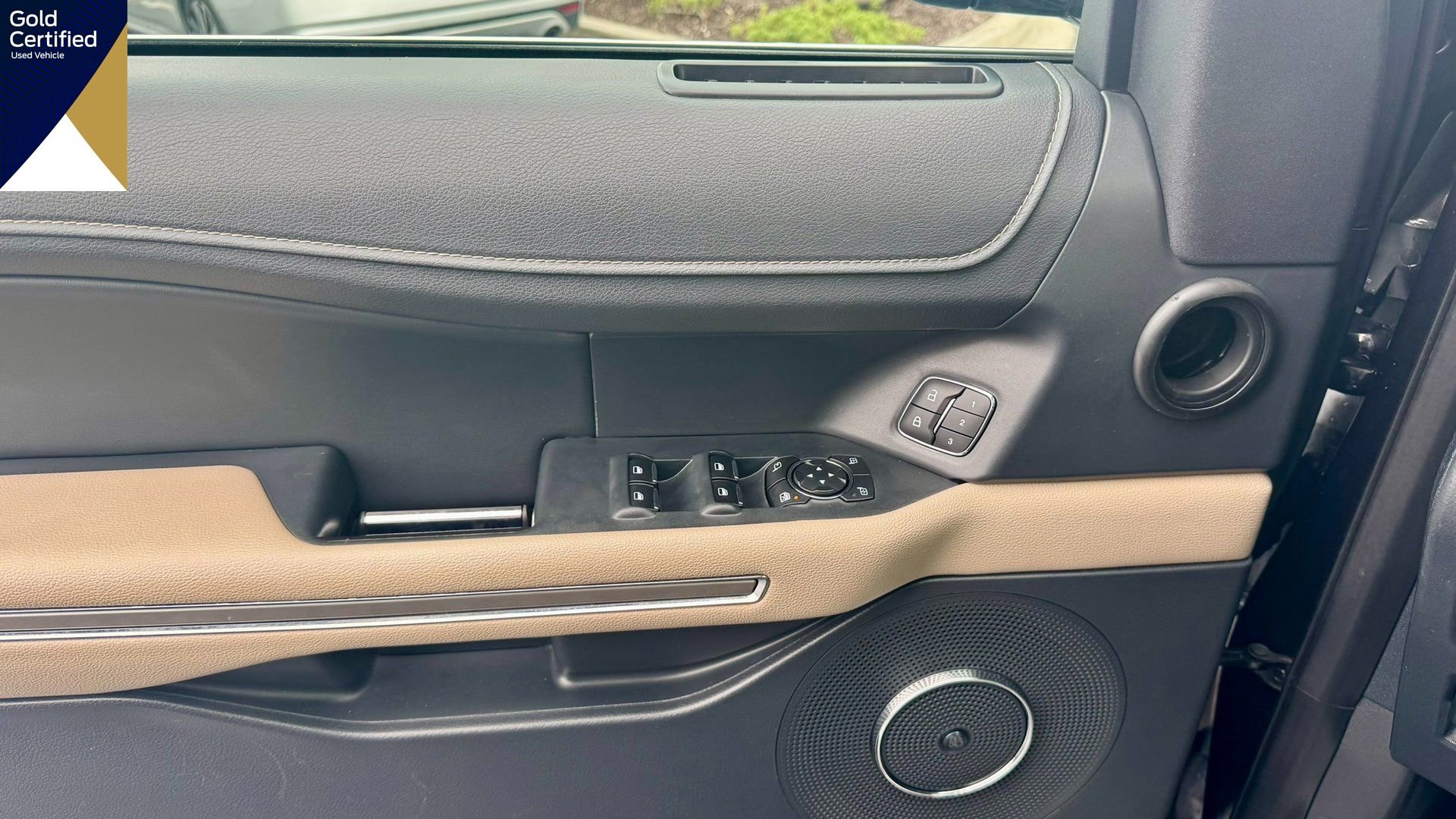 Certified 2024 Ford Expedition Limited image 37