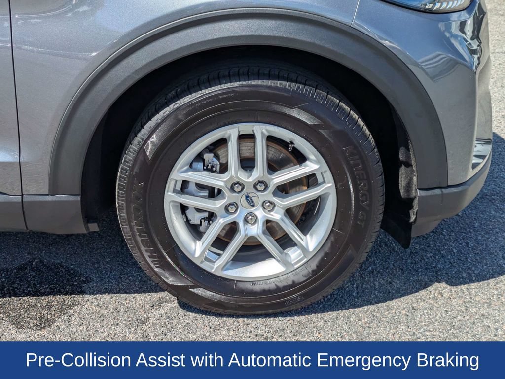 Certified 2026 Ford Explorer Active RWD image 11