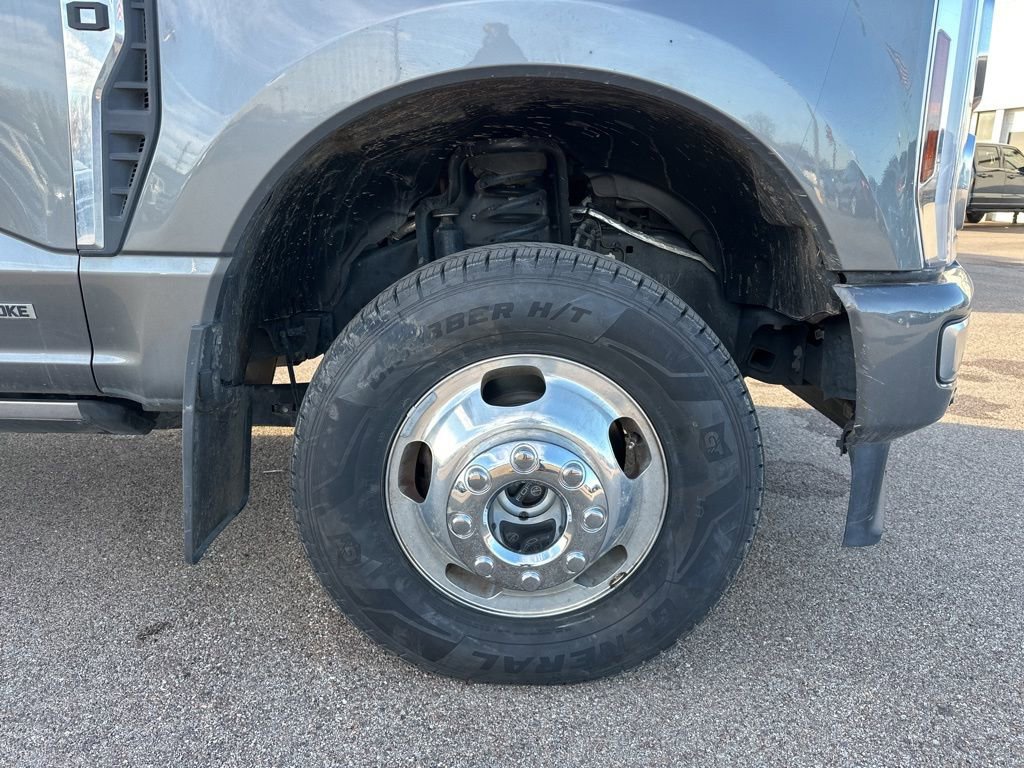 Certified 2024 Ford F350 Platinum w/ FX4 Off-Road Package image 4