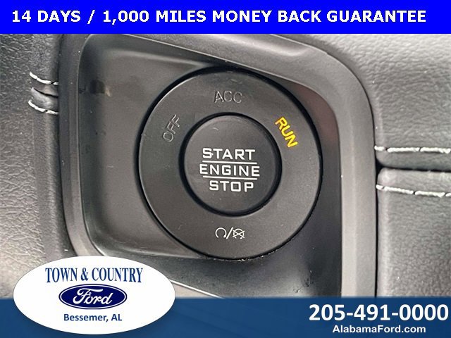 Used 2025 Jeep Wrangler Sahara image 29