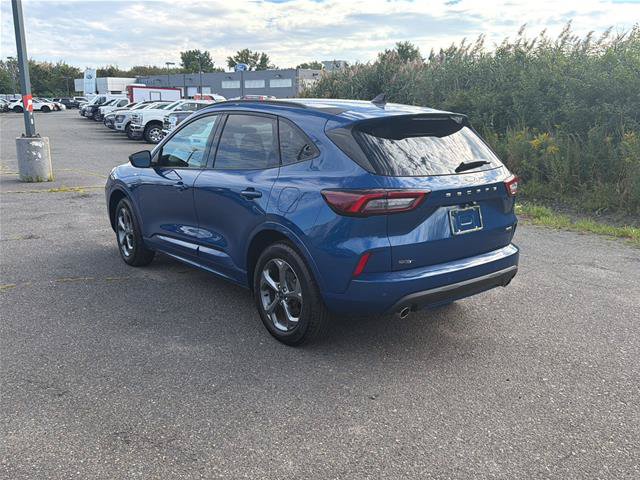 Certified 2023 Ford Escape ST-Line w/ Tech Pack #1 AWD/4WD image 7