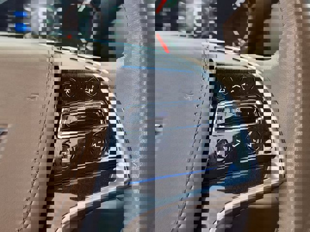 Used 2019 Cadillac Escalade Platinum image 28