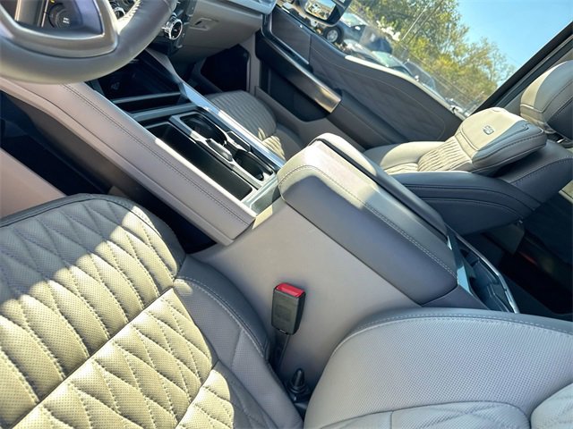 Certified 2025 Ford F350 Platinum w/ Platinum Plus Package image 27