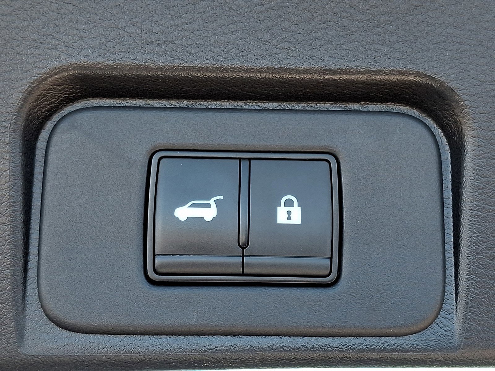 Used 2024 Nissan Rogue SV AWD/4WD image 29