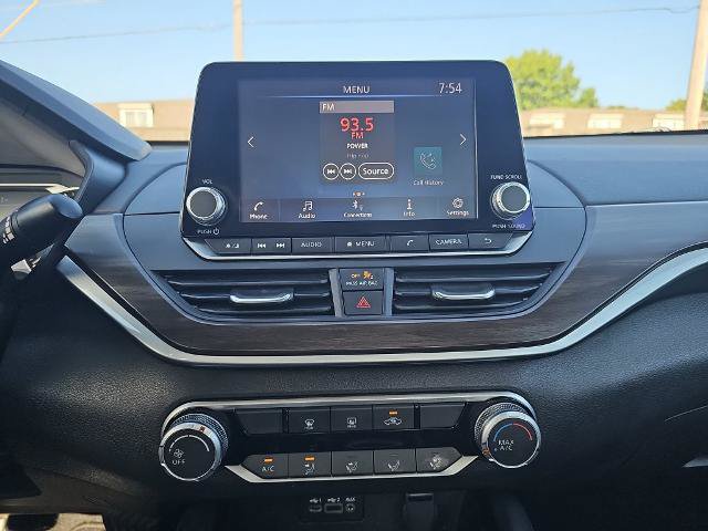 Used 2023 Nissan Altima 2.5 SV FWD image 19