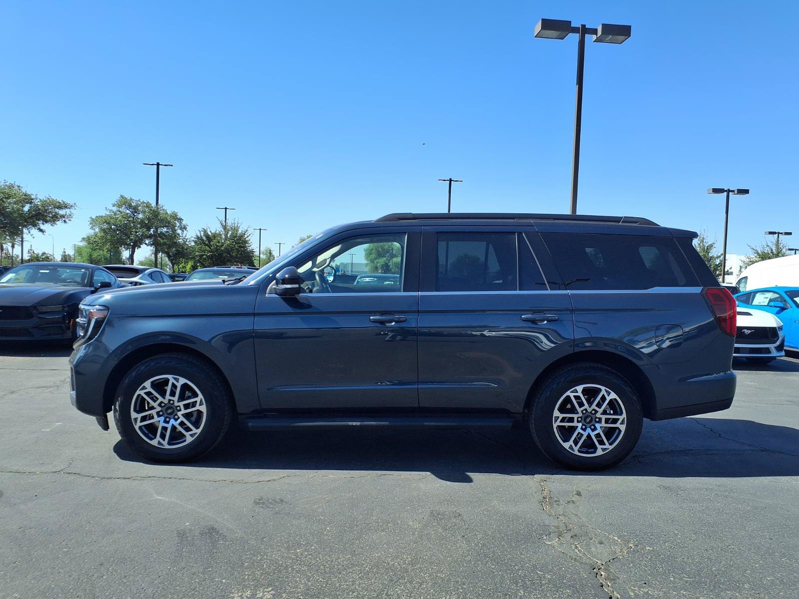 Certified 2025 Ford Expedition Active AWD/4WD image 3