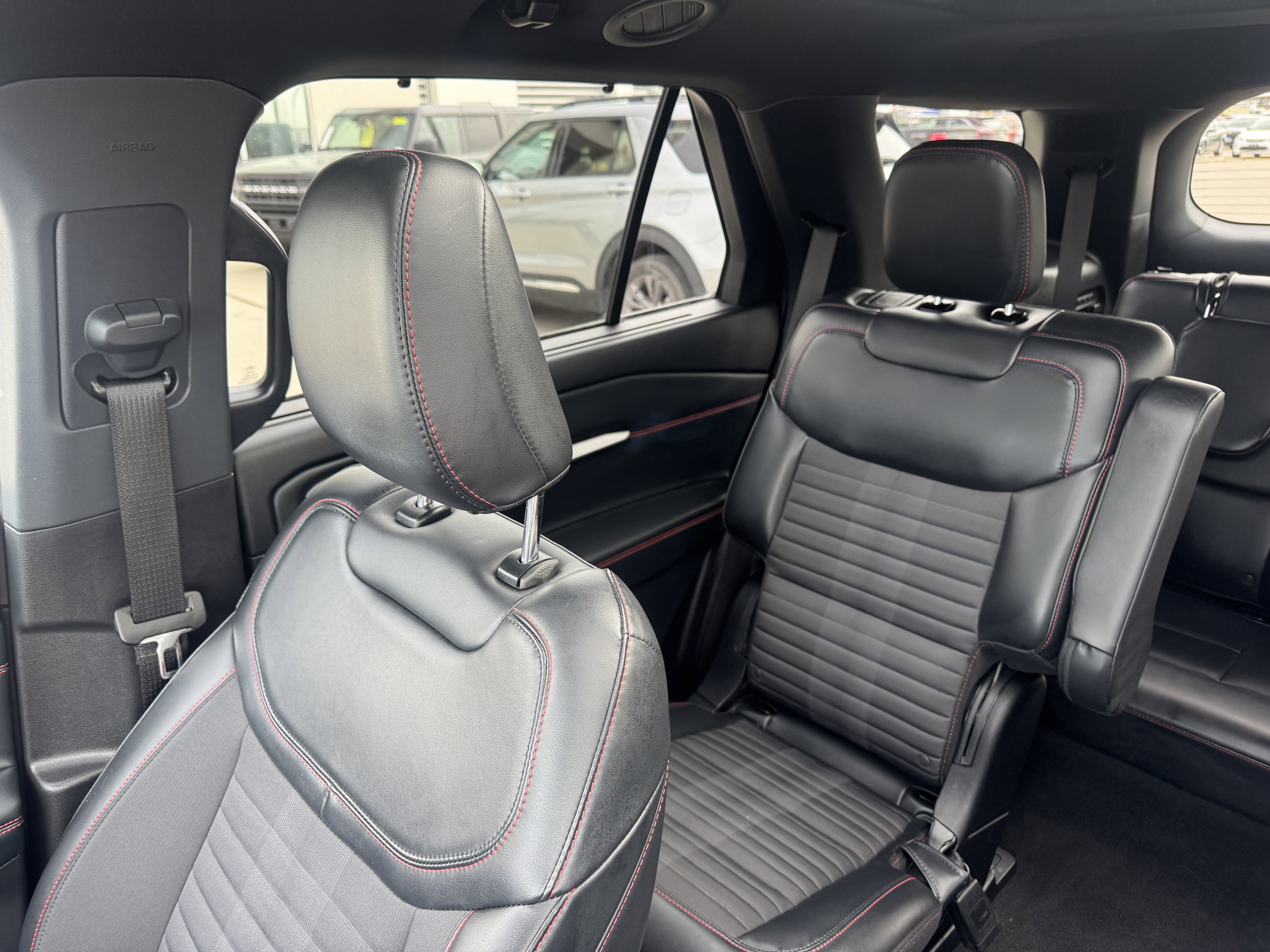 Certified 2025 Ford Explorer ST-Line w/ Premium Package image 13