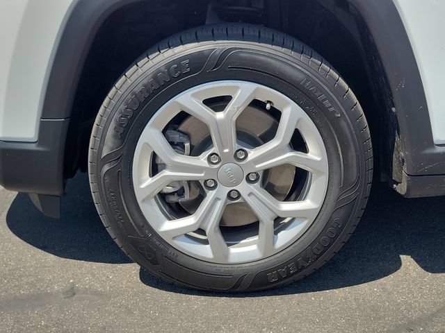 Used 2024 Jeep Compass Latitude AWD/4WD image 23
