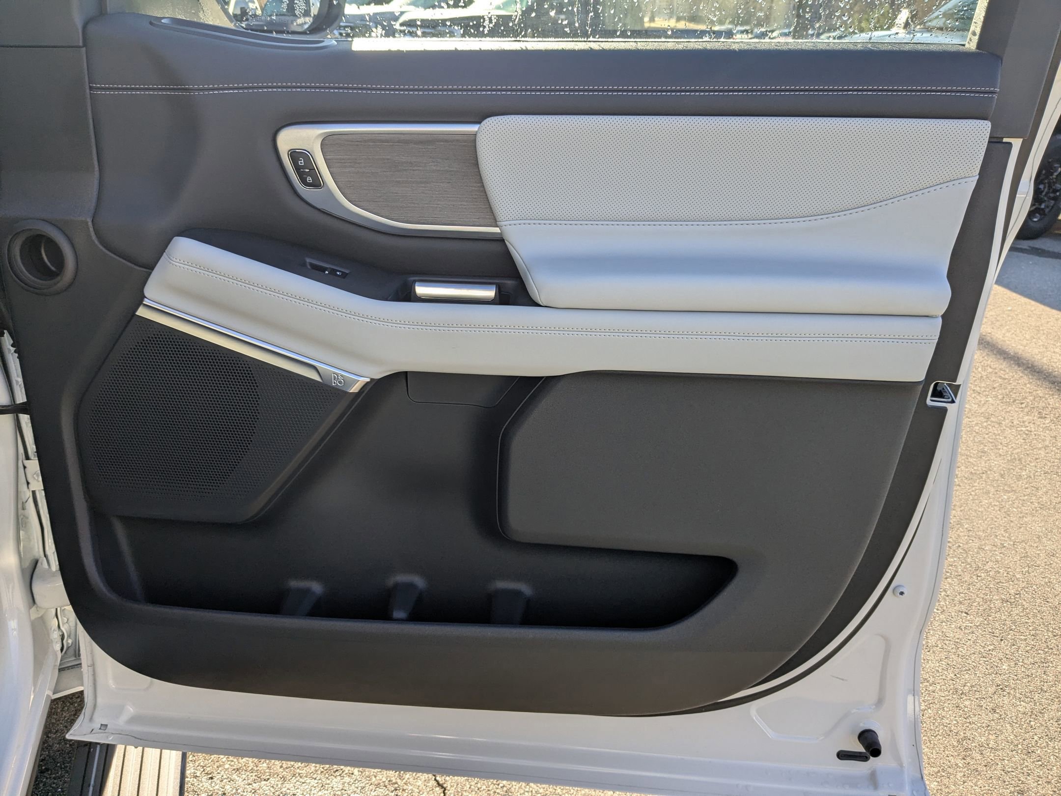 Certified 2025 Ford Expedition Platinum w/ Platinum Ultimate Package image 45