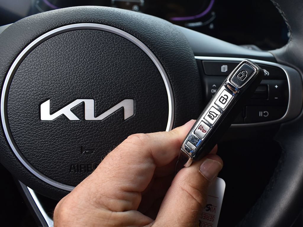 Used 2025 Kia Sportage X-Line w/ Premium Package AWD/4WD image 12