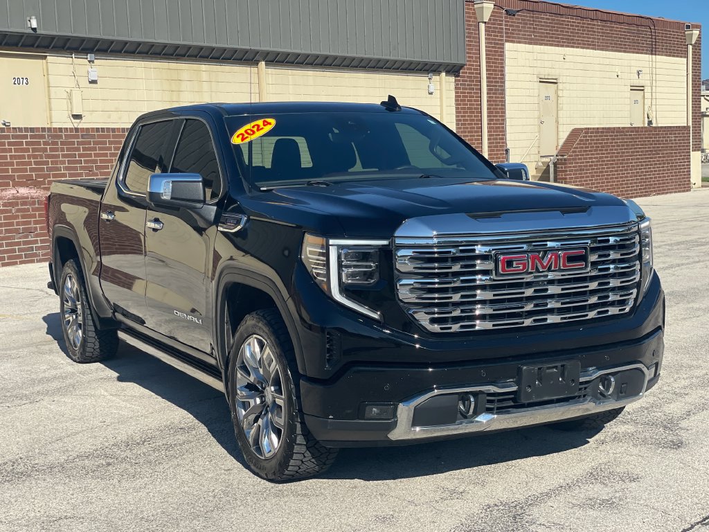 Used 2024 GMC Sierra 1500 Denali w/ Denali Reserve Package AWD/4WD image 7