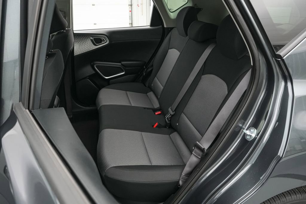 Used 2025 Kia Soul LX FWD image 19
