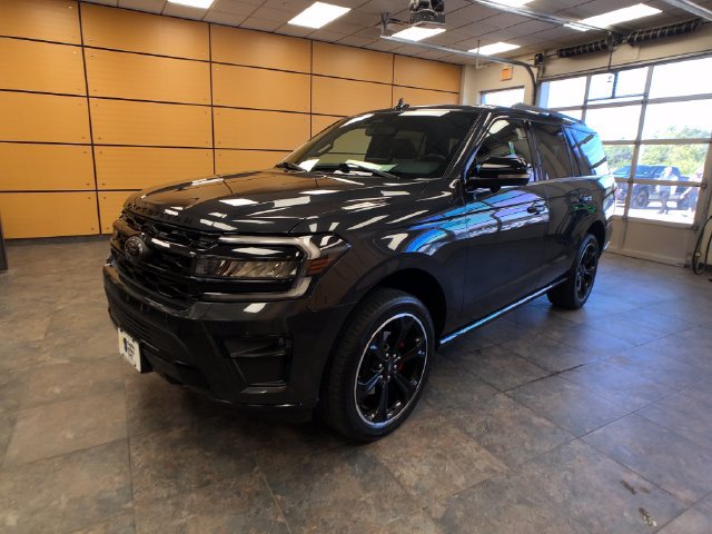 Certified 2022 Ford Expedition Limited AWD/4WD image 3