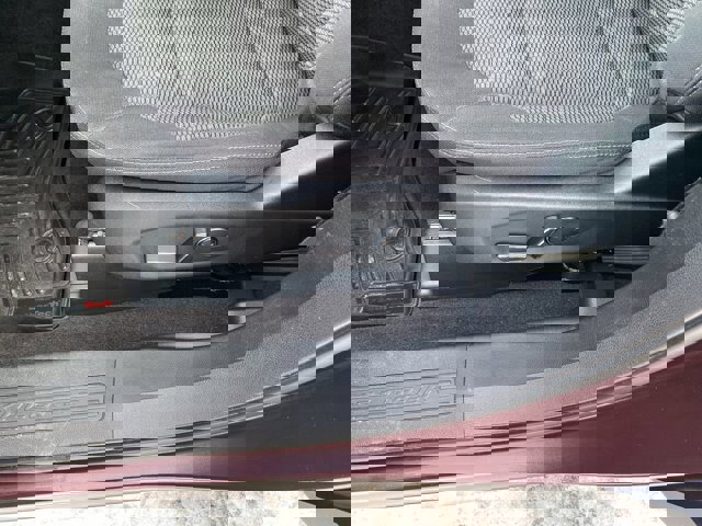 Certified 2018 Ford Explorer XLT w/ Equipment Group 201A image 12