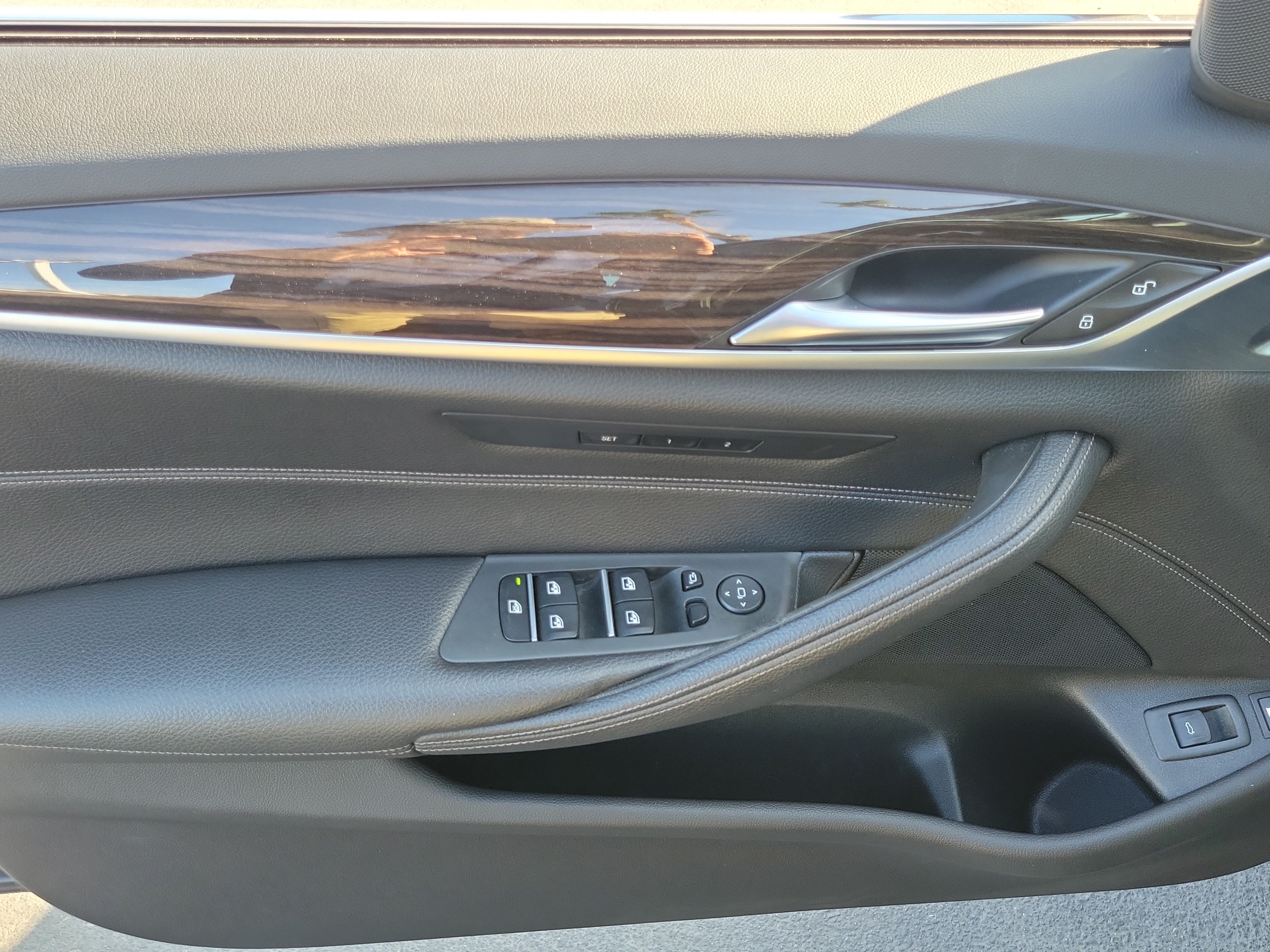 Used 2019 BMW 530e w/ Convenience Package RWD image 9
