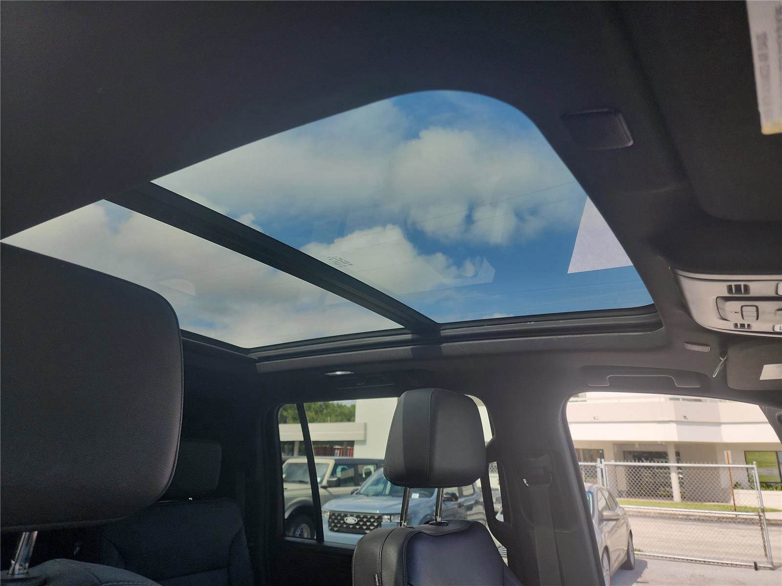 Used 2023 Chevrolet Suburban Z71 w/ Z71 Off-Road Package image 36