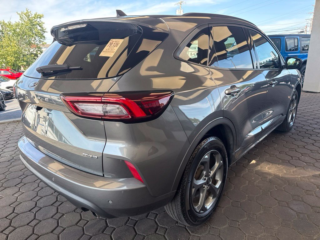Certified 2023 Ford Escape ST-Line w/ Tech Pack #1 AWD/4WD image 6