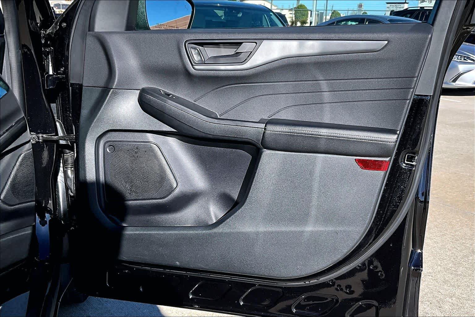 Certified 2025 Ford Escape Active AWD/4WD image 41
