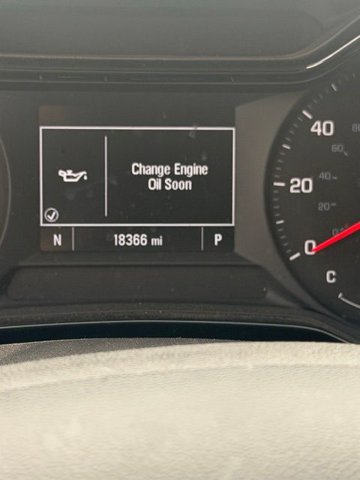 Used 2025 Chevrolet Trax LS w/ LS Convenience Package FWD image 6