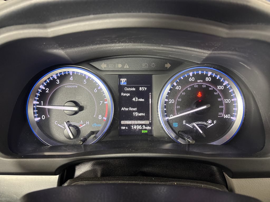 Used 2019 Toyota Highlander XLE FWD image 21