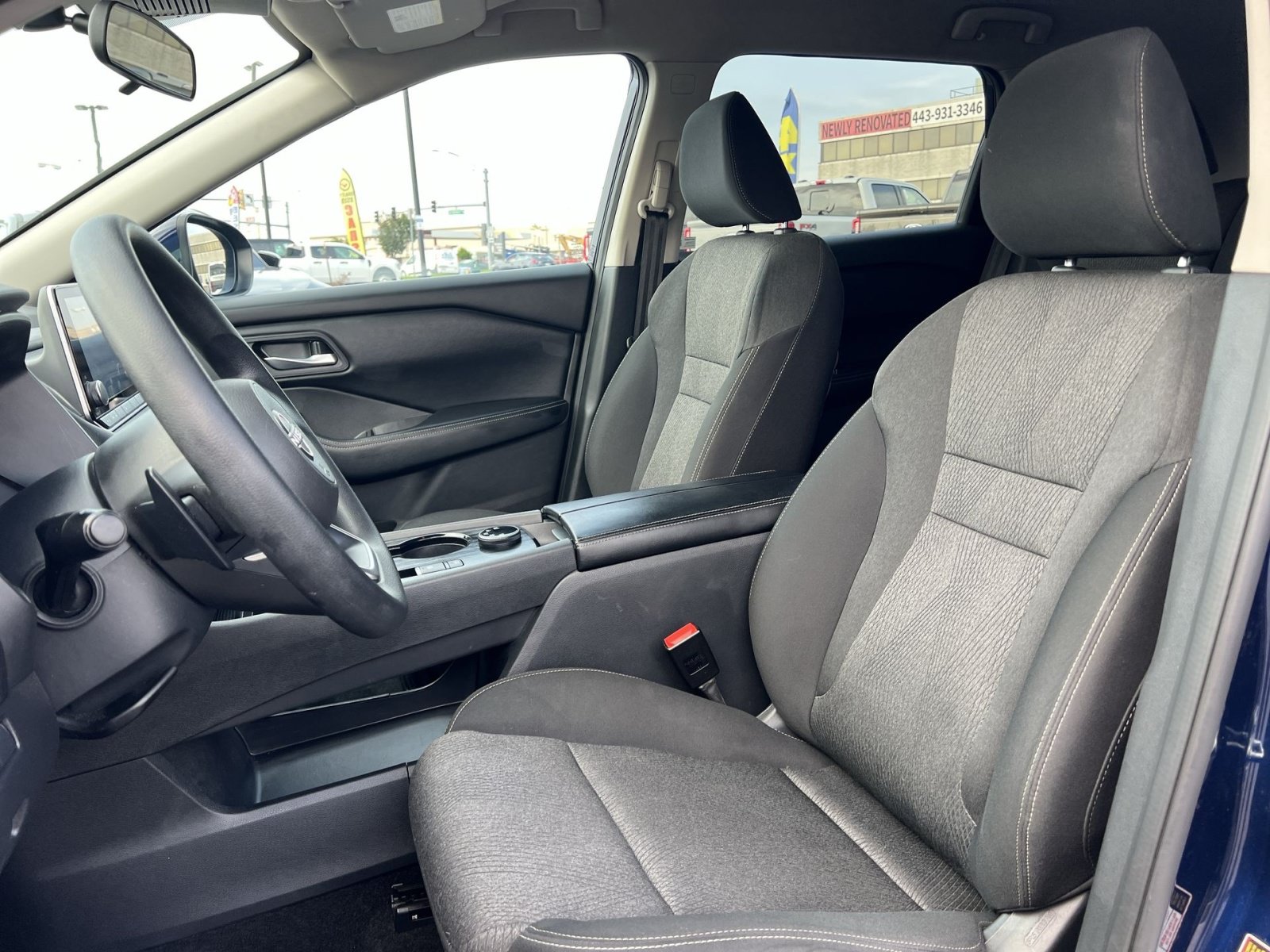 Used 2024 Nissan Rogue SV AWD/4WD image 13