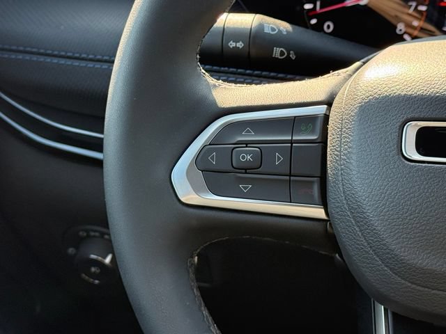 Used 2026 Jeep Compass Latitude AWD/4WD image 28