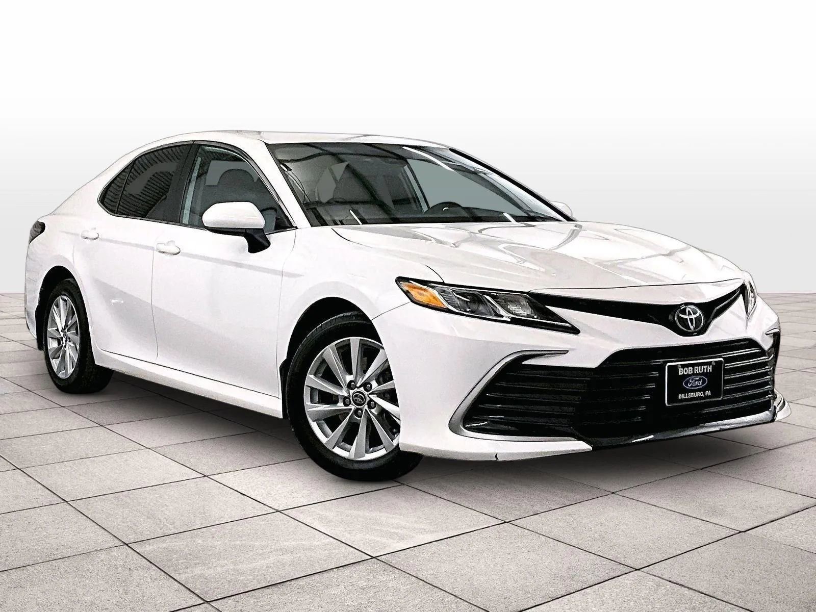 Used 2024 Toyota Camry LE image 2