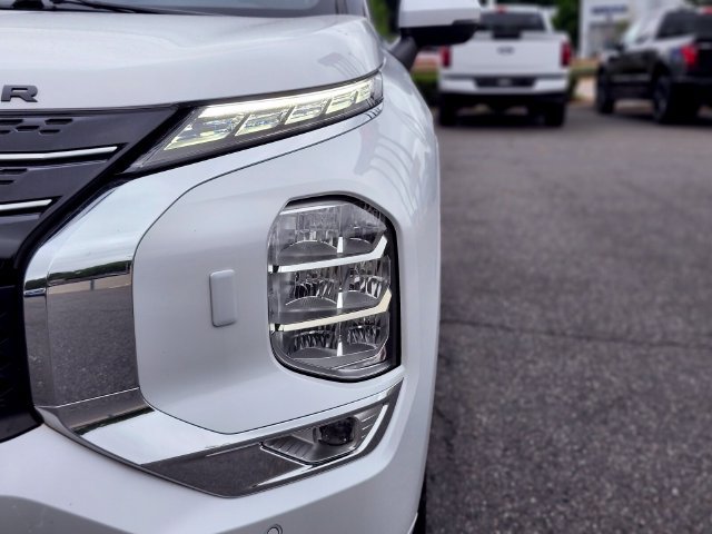 Used 2022 Mitsubishi Outlander SEL AWD/4WD image 10