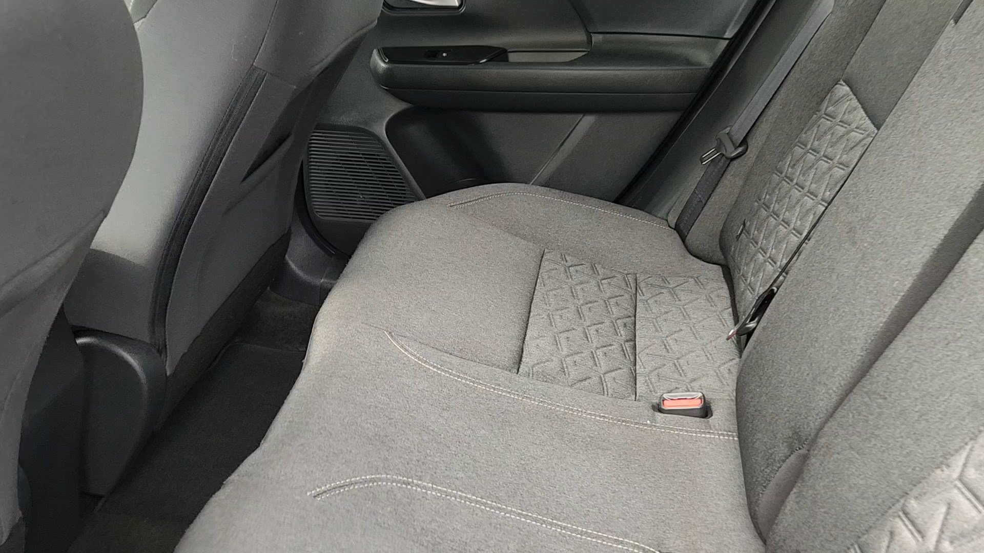 Used 2025 Nissan Kicks SV AWD/4WD image 32