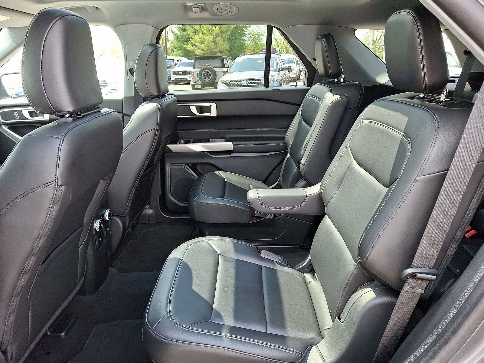 Certified 2024 Ford Explorer XLT w/ Equipment Group 202A image 13