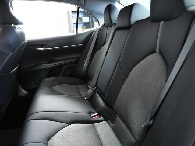 Used 2021 Toyota Camry LE FWD image 15