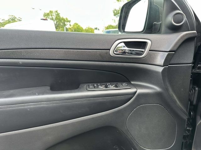 Used 2017 Jeep Grand Cherokee Altitude AWD/4WD image 19