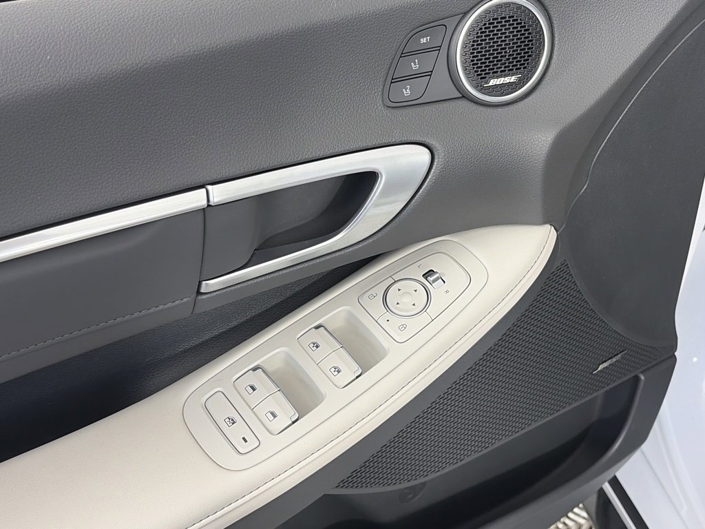 Used 2022 Hyundai Sonata Limited w/ Cargo Package image 25