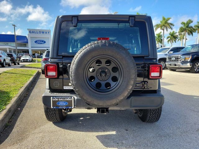 Used 2018 Jeep Wrangler Unlimited Sport image 3