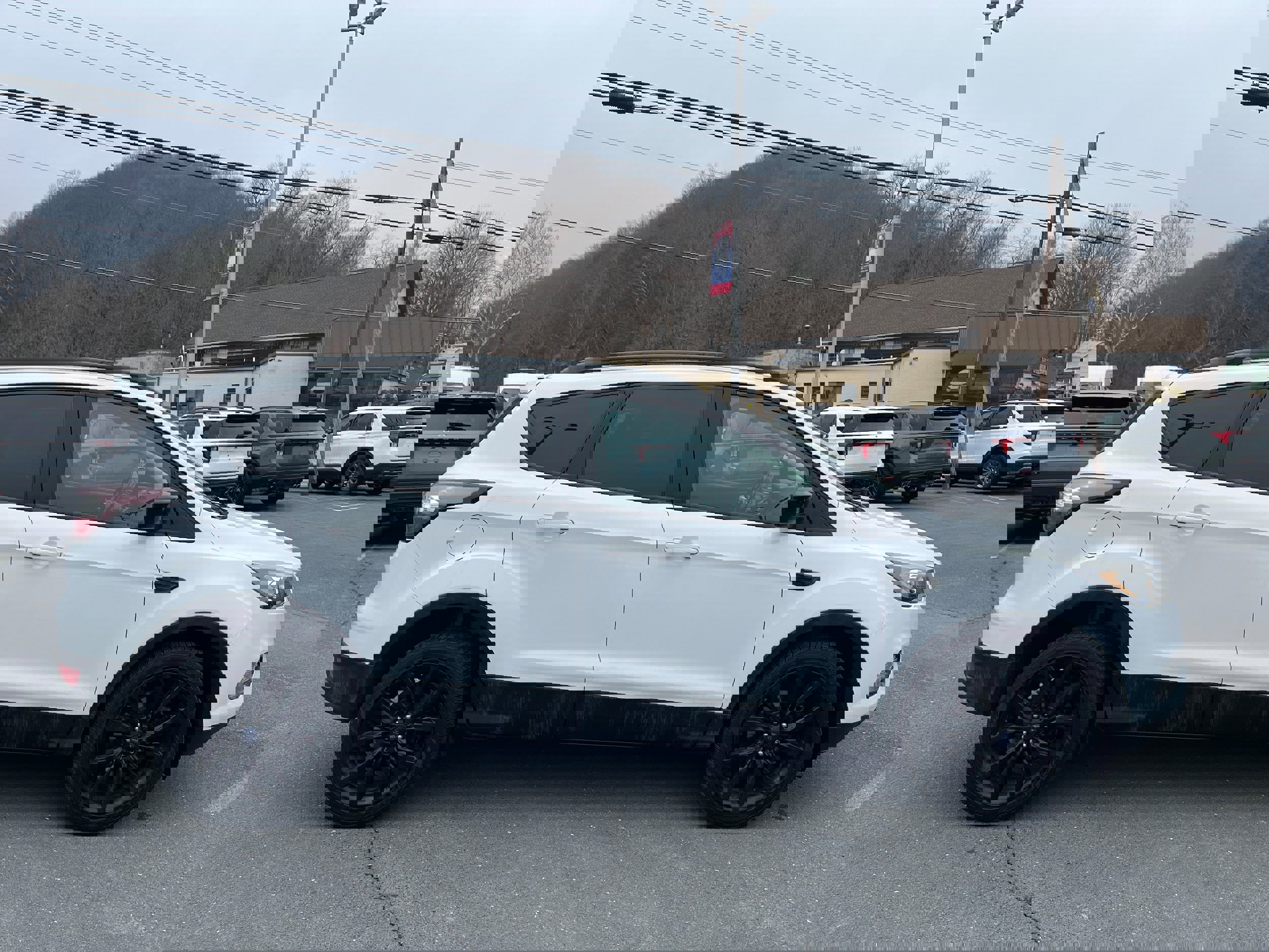 Certified 2018 Ford Escape SE w/ Ford Safe & Smart Package image 5