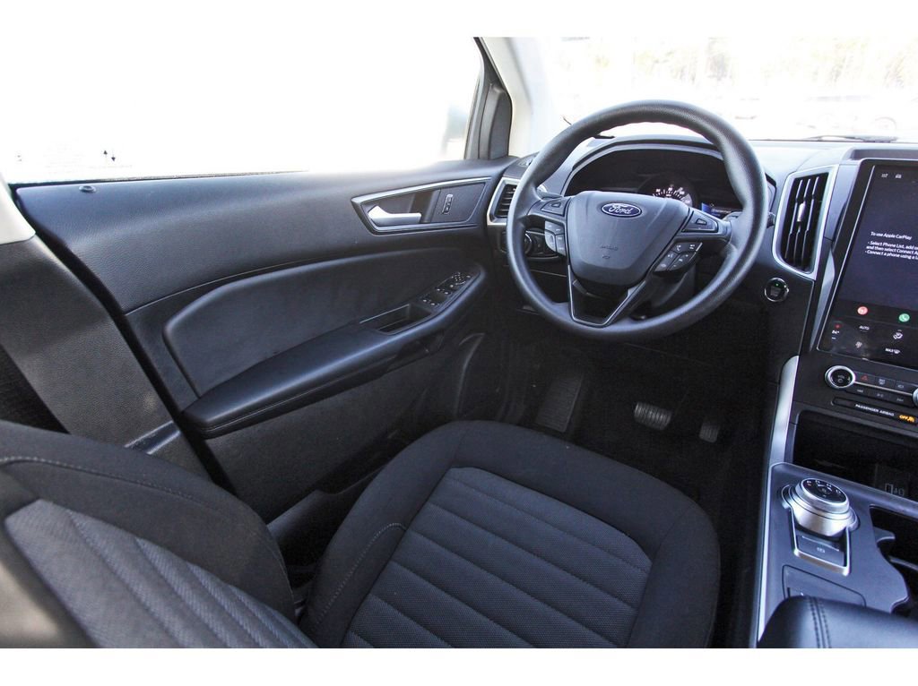 Certified 2024 Ford Edge SE image 11