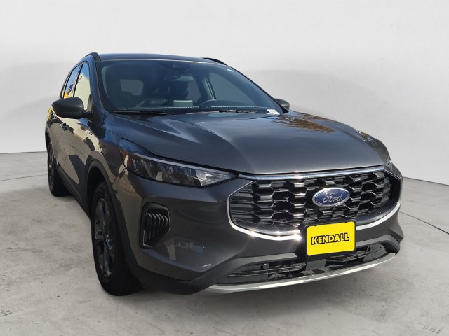 Certified 2025 Ford Escape ST-Line AWD/4WD image 3