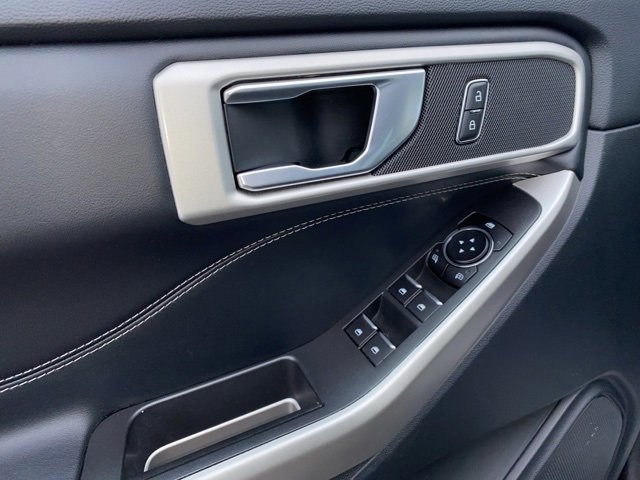 Certified 2022 Ford Explorer XLT w/ Equipment Group 202A image 19